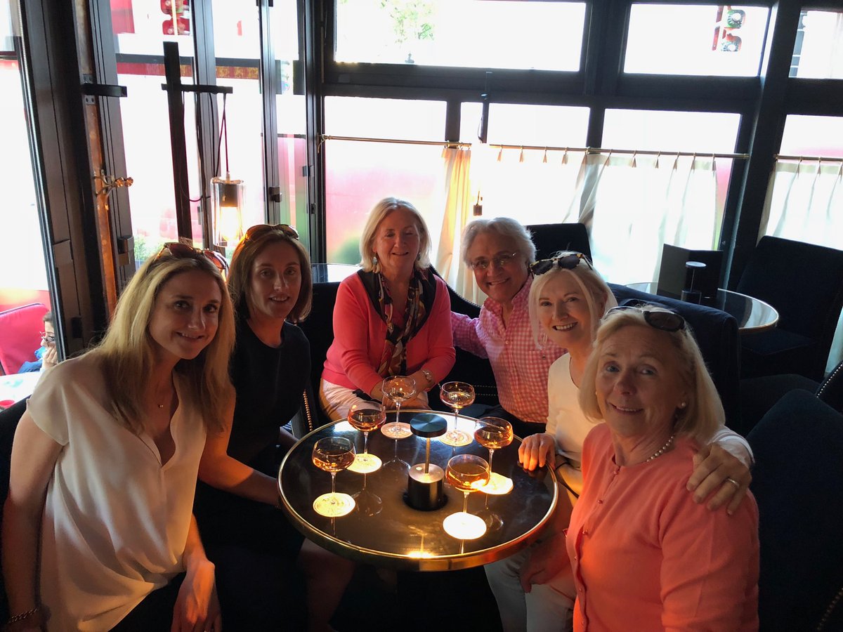 nulasuchet's tweet photo. Unexpected family reunion  in Paris with my adored sisters and nieces. John in his element! https://t.co/TO9qFFlosG