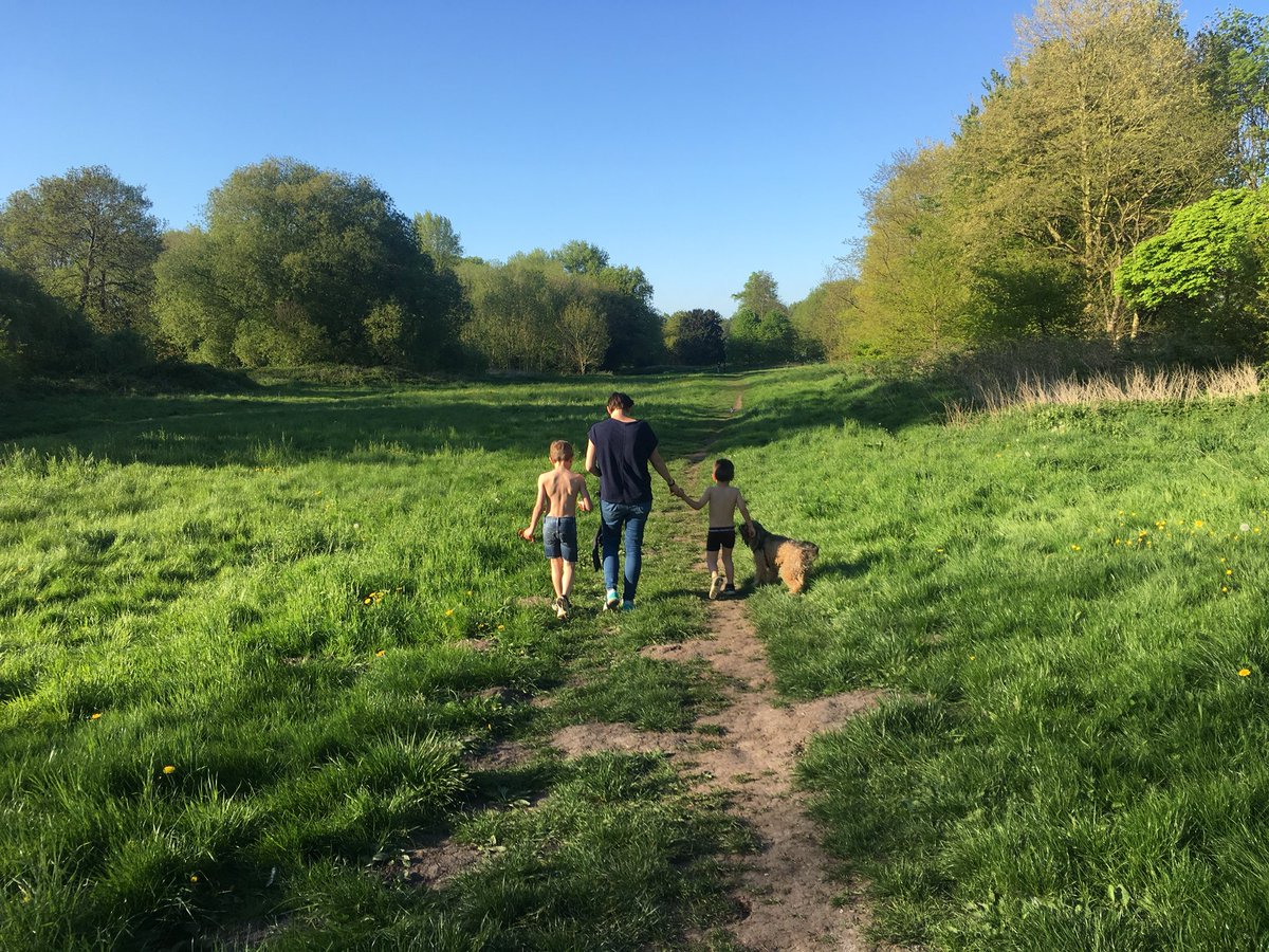 RuthieStephens's tweet photo. Beautiful day with this lot, home is the best place I have ever been. 💜 https://t.co/w5OY4YyOml