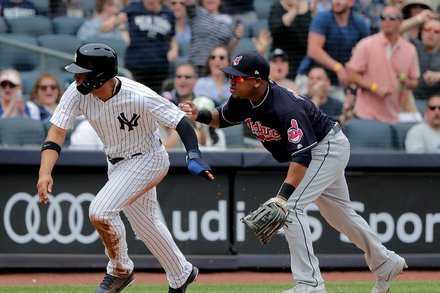 RMClubF's tweet image. Yankees Win for 14th Time in 15 Games, Helped by Indians’ Mistakes