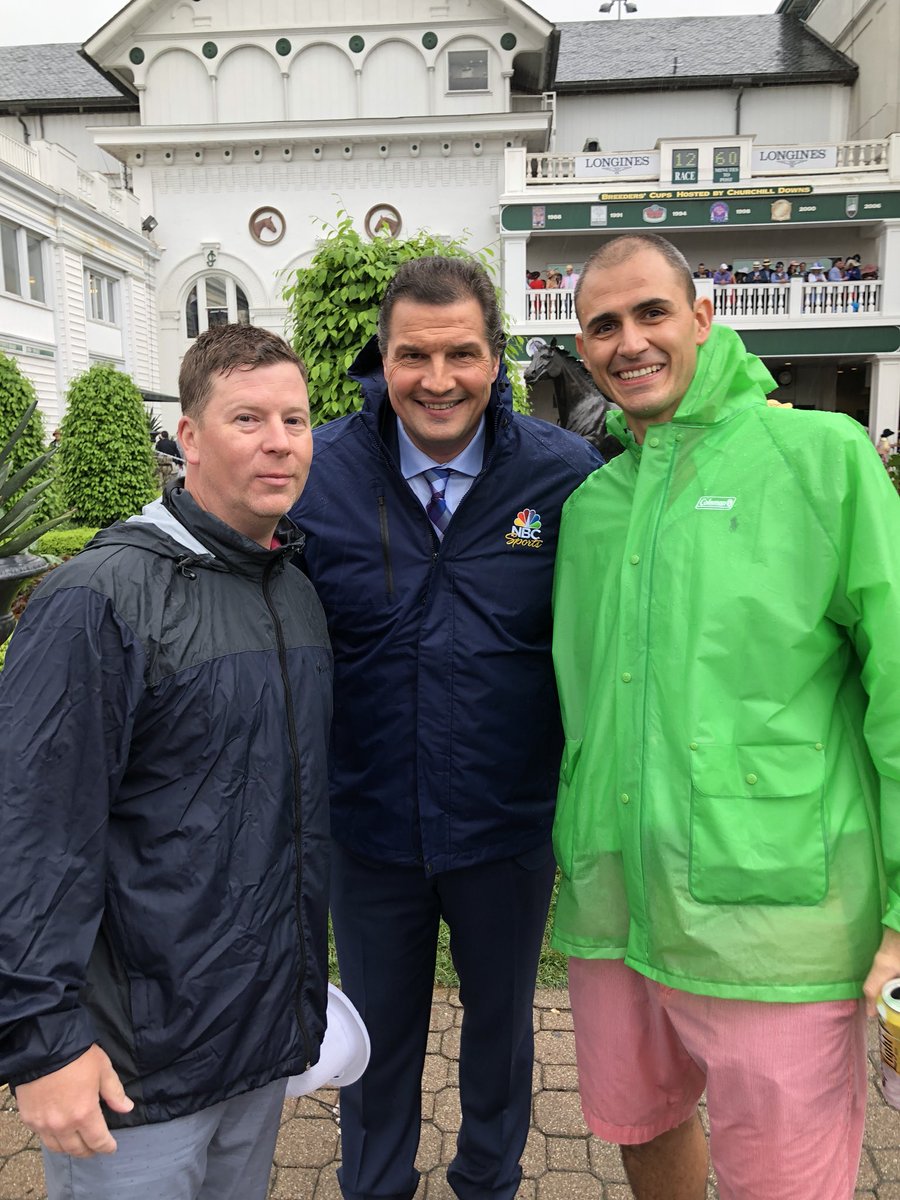Abatec805's tweet photo. Eddie O showing love to a couple of Chicago guys at the Derby @WaddleandSilvy @NHLBlackhawks @PDNugent https://t.co/IZhrnzYmLU