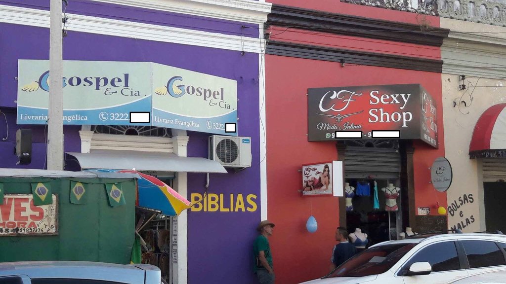 Breno_ofcial's tweet photo. Verdadeiro significado da expressão "Entre o bem e o mal" https://t.co/kvBZB160GH