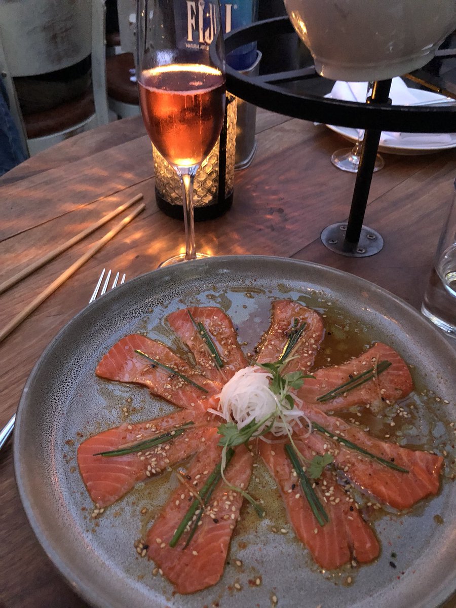 phil_hellmuth's tweet photo. Fun day playing VR poker on my Twitch stream, now at my friends restaurant in LA, #CatchLA It’s beautiful in here! #LAHotSpot #PHNiceLife https://t.co/agHrcBfQCT