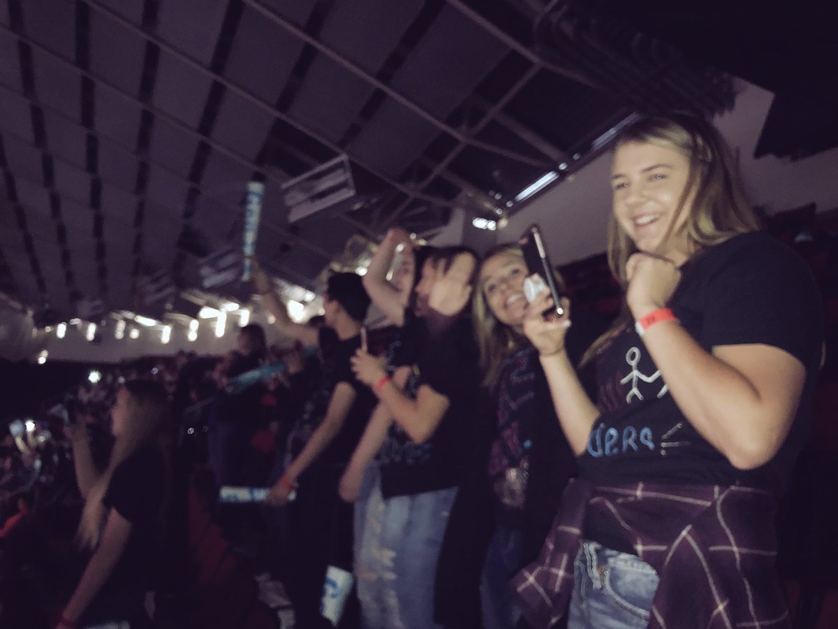 BeckyBr88380678's tweet photo. #WEDaySeattle  #Timberwolfpassion214 https://t.co/ez9UkxVV0G