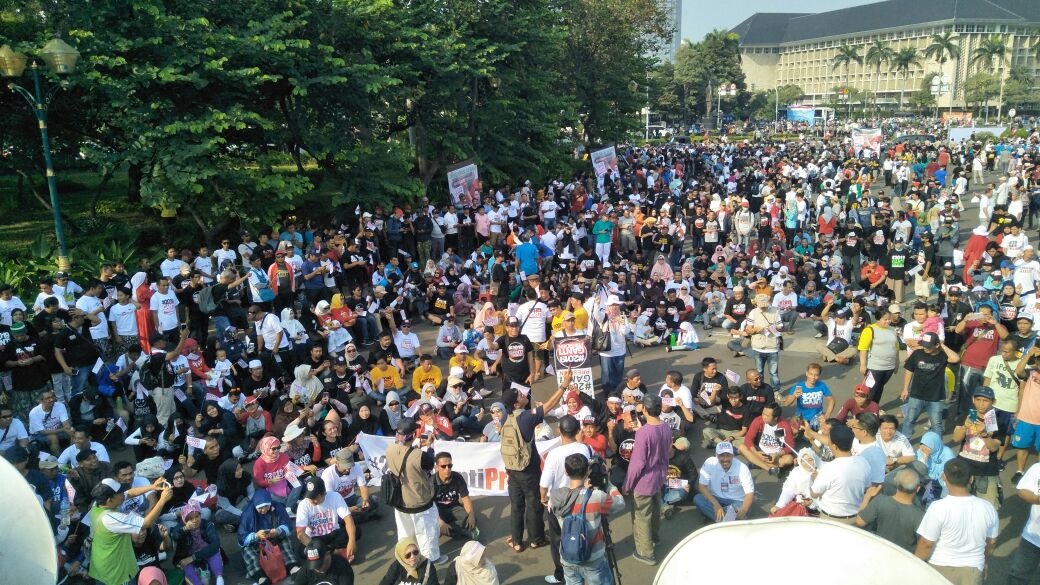 luckysubiakto's tweet photo. #2019GantiPresiden Monas, Ahad (6/5) https://t.co/noRe8j7yLX