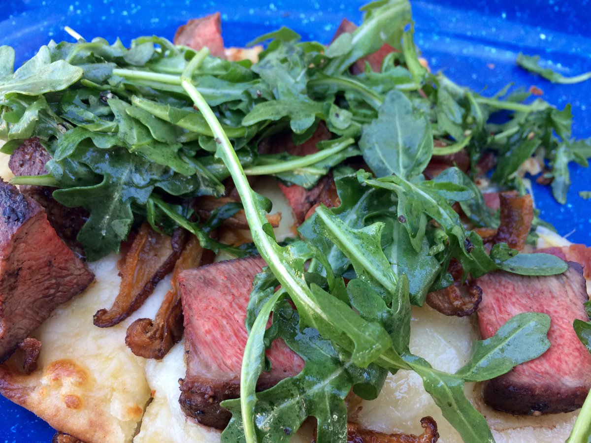 Bar3lylist3ning's tweet photo. #Palm Springs Tommy Bahamas! The Steak Flatbread appetizer, mojitos, baby back ribs, plantains and key lime pie were delicious! #delicious https://t.co/742u0kLMoU