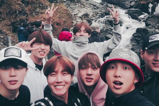 firtsIove's tweet photo. Goodnight I love this family so much ♡ https://t.co/QNnlaXQVZX