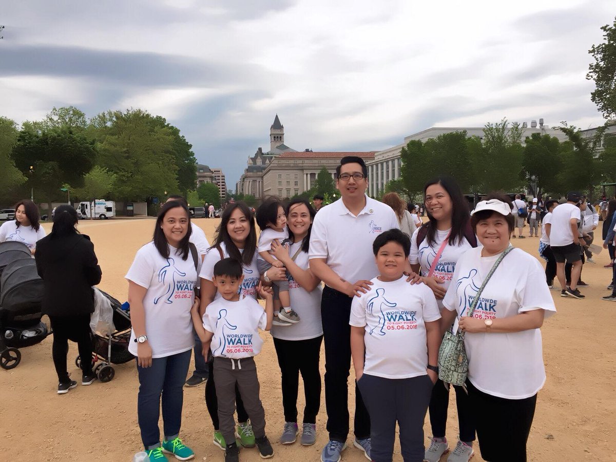 INCNews_Updates's tweet photo. Brethren from the Ecclesiastical District of Mid-Atlantic with Brother Matthew Capistrano, District Minister. #INCwalktofightpoverty https://t.co/9s6jpmrbY4