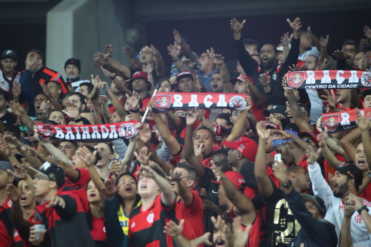 FLAFrasesOFC's tweet photo. HOJE TEM FLAMENGO! 

HOJE TEM LUTA PELA LIDERANÇA! 

HOJE TEM A VOLTA DO GUERRERO! https://t.co/EFrbA6fcO4