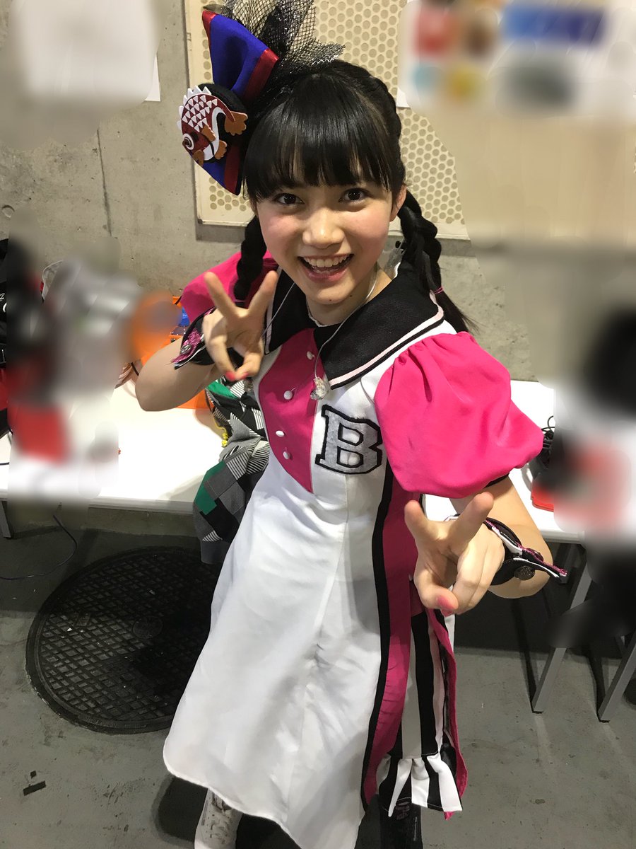 battengirls_jp's tweet photo. 「ビバラポップ！」ばってん少女隊の出番は間も無くです！（所長） https://t.co/e6Y086Kc1Q