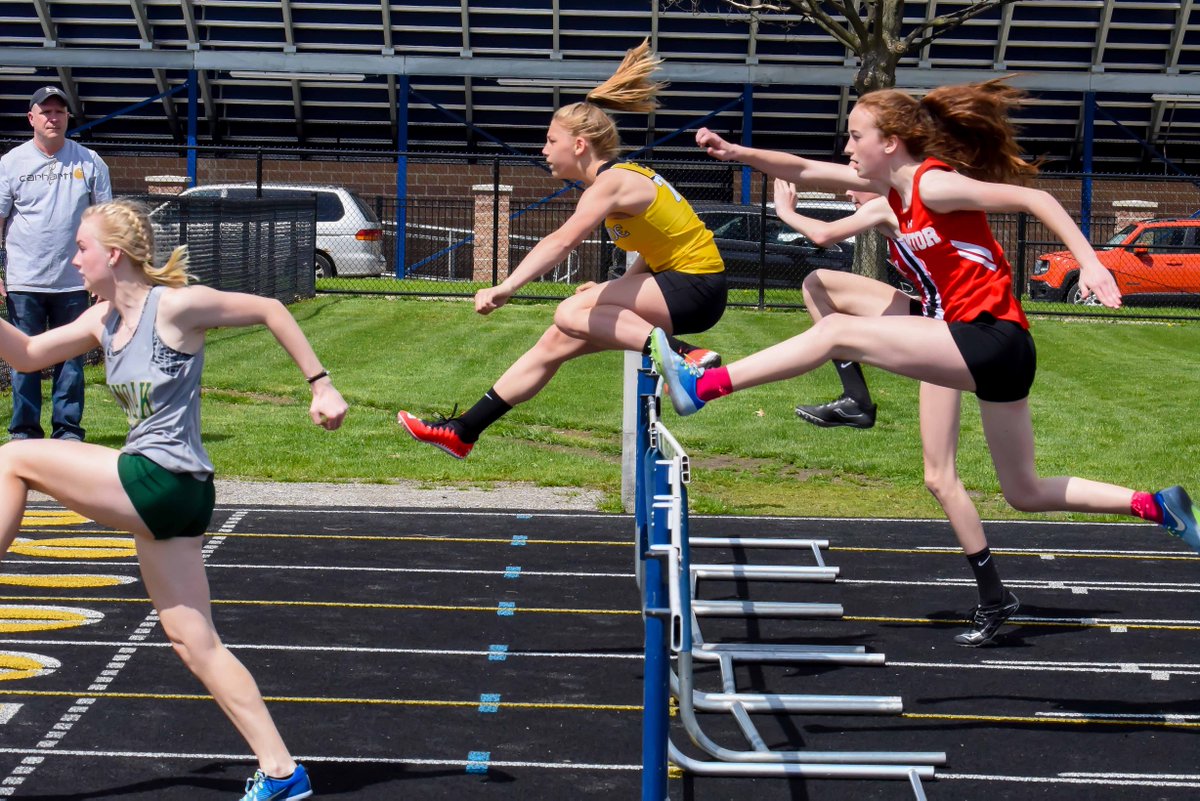 NHPreps's tweet image. Photos from the @EUCPanthers Relays: media.news-herald.com/2018/05/05/pho…