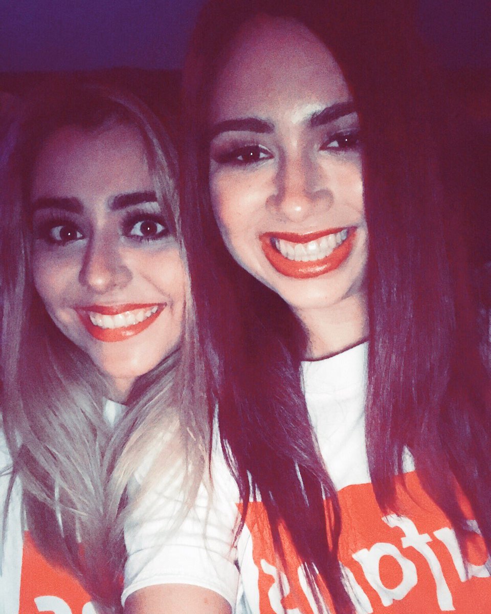 celesdmm's tweet photo. Vos y yo juntas que peligroso HAHAHHAHAHA teamo blonde #miay roberta💄😍 @Mariluf23 https://t.co/NadClOeofH