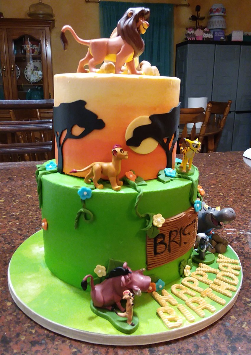 BrookeLeigh1121's tweet photo. Another fun Friday night cake project
#LionKing #TheLionGuard
#CakerLife https://t.co/oPYKWMtS4E