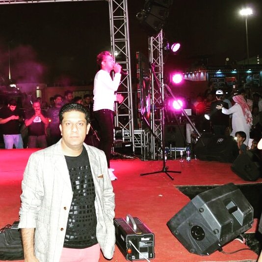WaqarWamiq's tweet photo. #Pakistani #popstar #AsimAzhar enthralled his audience in his first ever #live #Concert in #Riyadh #saudiarabia by #EventsArena
#music #singer #event #asimazharrocks #asimazharlovers #asimazharconcert #asimazharlive #asimazharfans #asimazharofficial #trend https://t.co/diXESjOlvo
