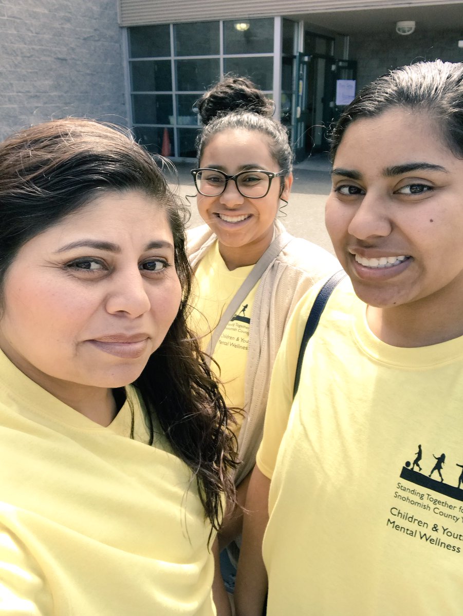 Zelda1Smith's tweet photo. Volunteering is better when you bring family @BothellProud #AttGivingBack #FamilyFun #SupportingOurCommunity #TeamSmith #attemployee #BeProud @liz_gtweets @socialbilllee https://t.co/pgdh50VILv