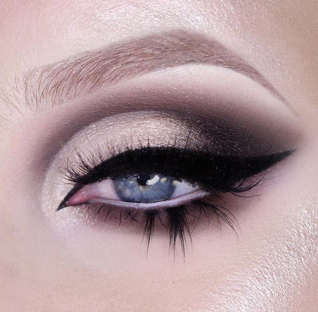 Solatice_'s tweet photo. @MeltCosmetics gun metal stack
@Eyeko - black magic liquid eyeliner
- black magic mascara @rougeandrogue_ - Nirvana lashes @ABHcosmetics @norvina1 dipbrow pomade in ash brown #makeuplook #eyelook #meltcosmetics #gunmetalstack #ABHBrows https://t.co/8uvVh5iZU1