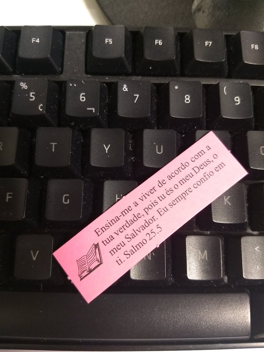 O senhor é meu refúgio e  minha fortaleza. Deus meu alicerce e Porto seguro.🙏🙏