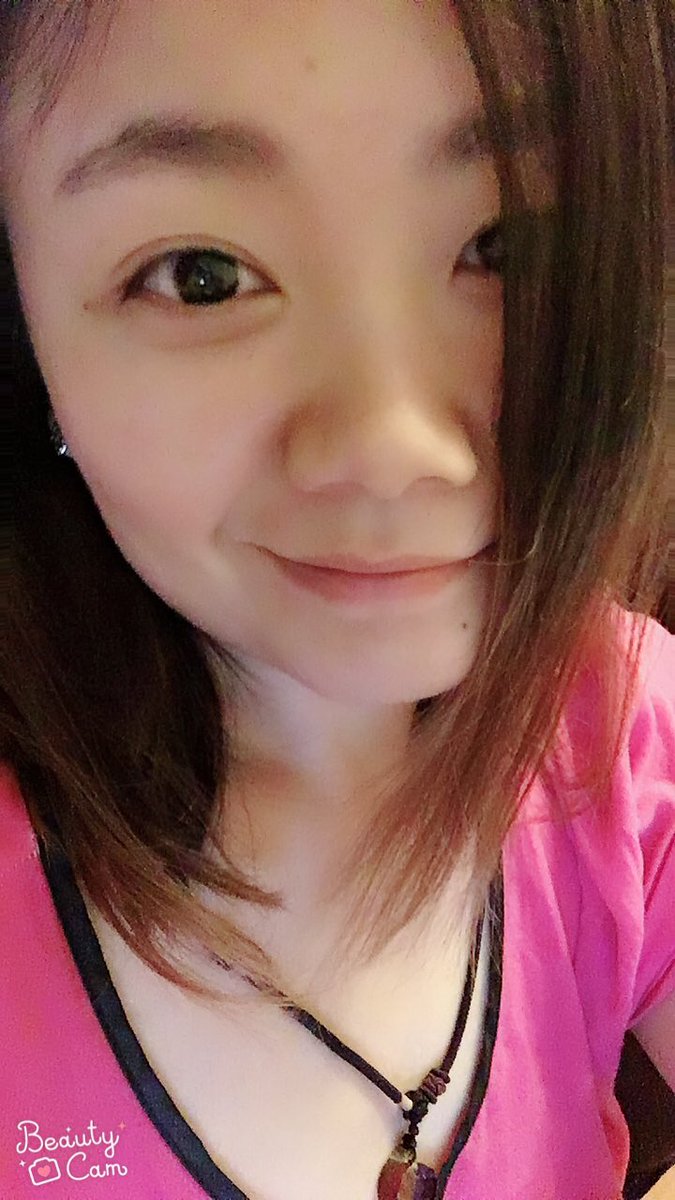 赚了钱我想去抽个脂，护个肤！再也不想拍照靠美颜了！然后再去嫖个娼！