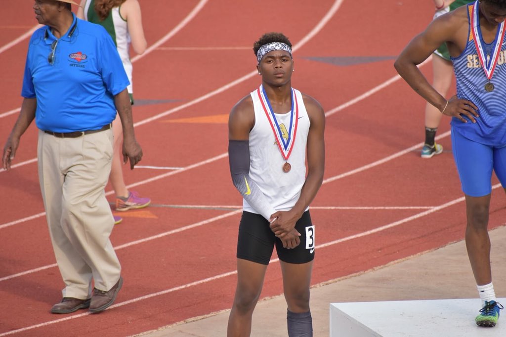 AmoryAnd's tweet photo. DWade 300 meter Hurdles 3rd in the State https://t.co/w2cgbPGXg7