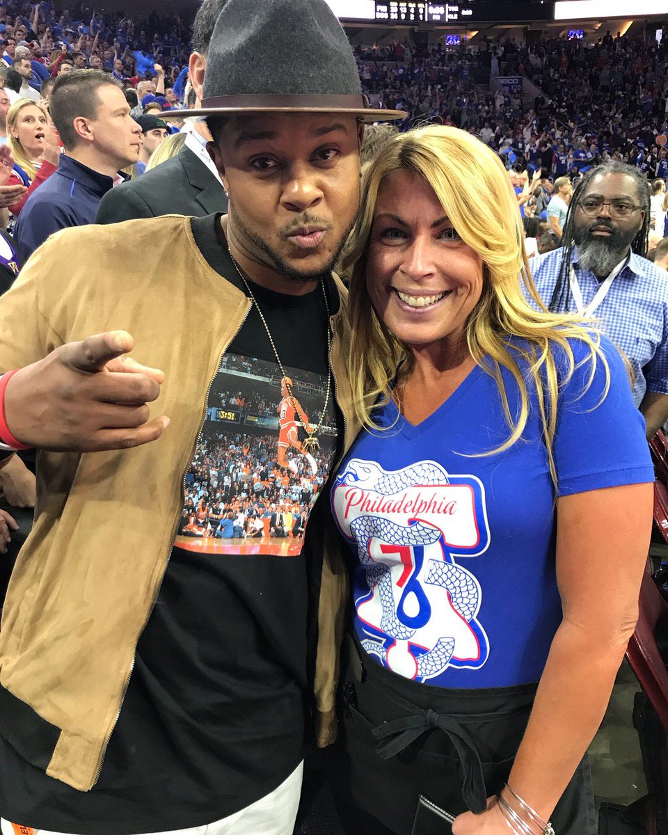 jamiecurro's tweet photo. “HELL YEEEEEEAAAHHHH, I’M A DONOVAN!!!” @iam_POOCHHALL @SHO_RayDonovan @sixers ♥️🥊🏀 https://t.co/6f2Ti0M67b