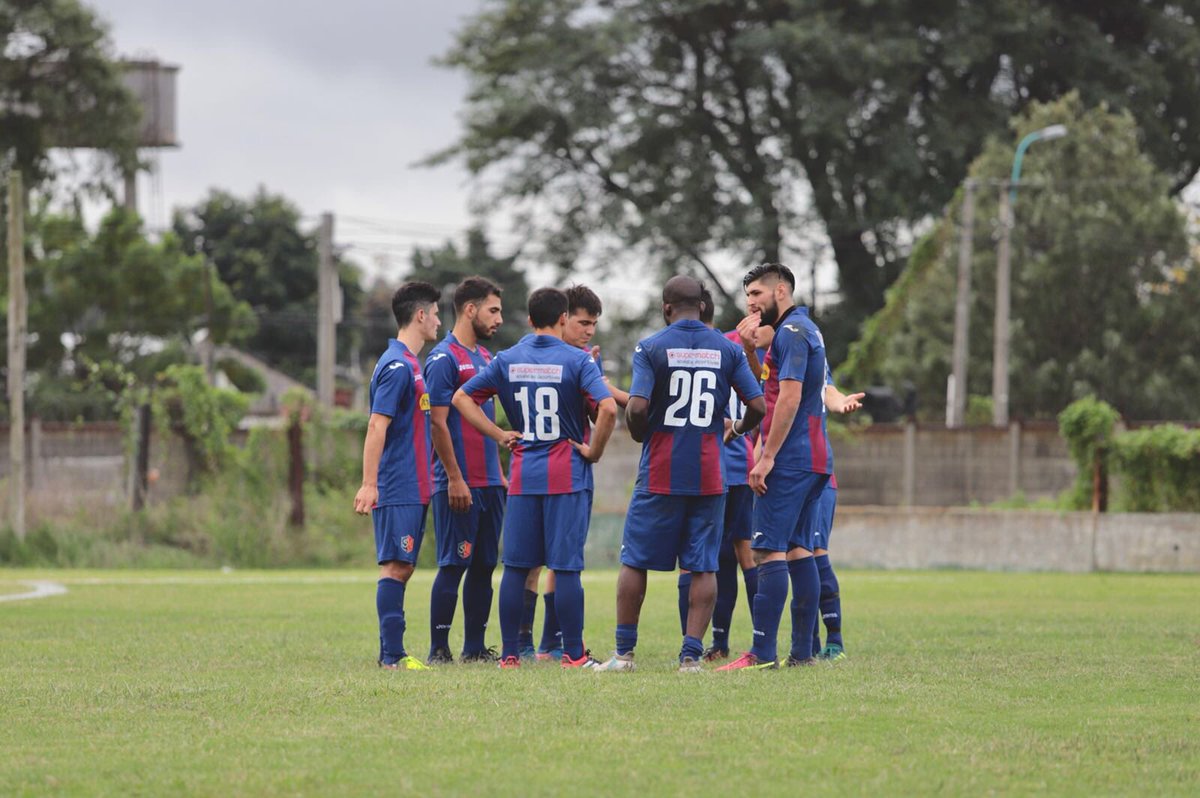 EpicoFilms's tweet photo. Hoy se disputó la Copa Chito Zas en el Estadio Parque Salus, entre @HURACANDELPASO y @SalusFC Conmemorando también los 90 años del club Salus. 

Estamos a muy pocos días del comienzo del campeonato!! Seguí esta historia por Camino a un sueño. 
@CAUS_URUGUAY https://t.co/QgfID8BfeB