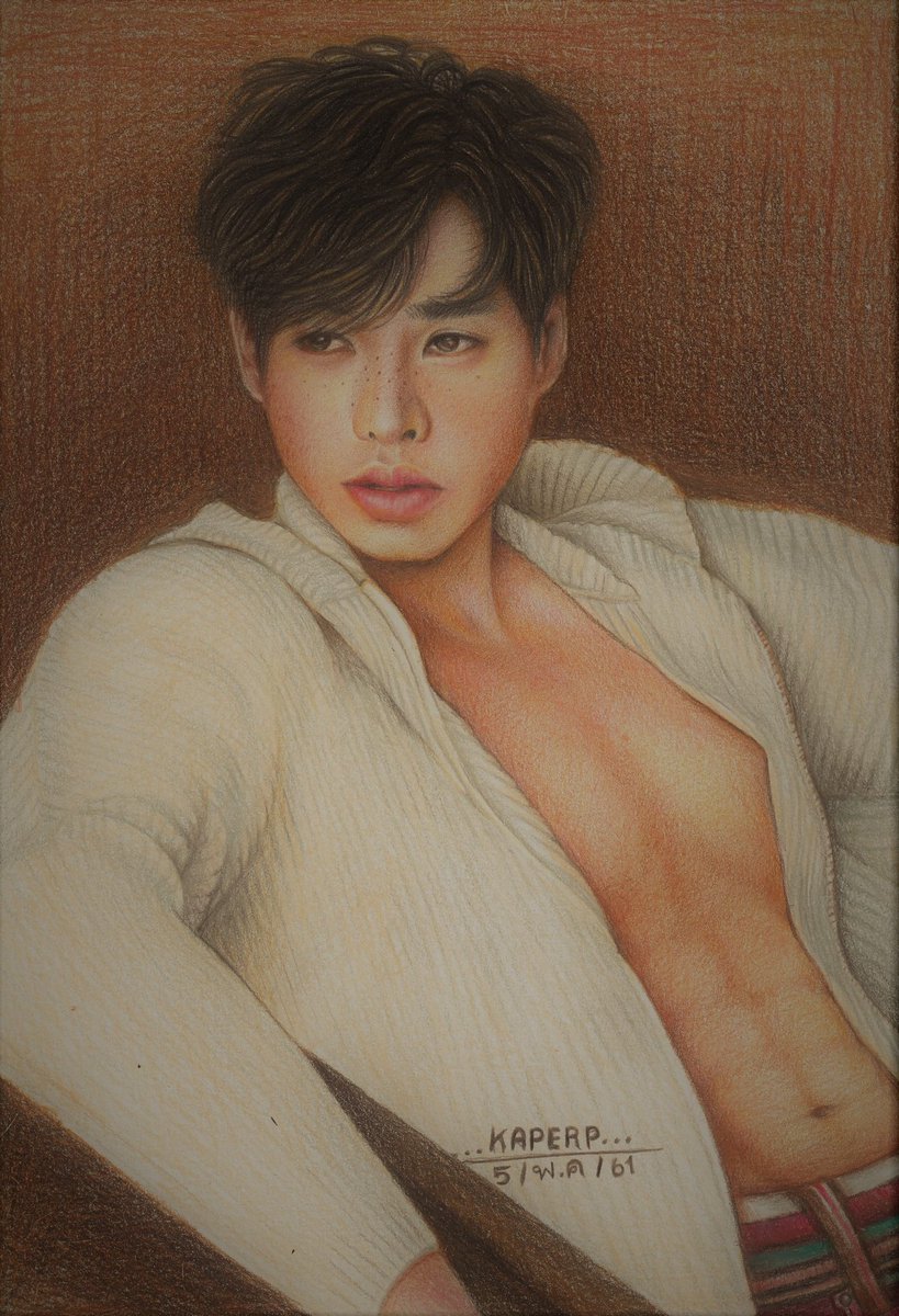 kaperp2011's tweet photo. ในรอบ 3 ปี ทิ้งจอคอม มาจับดินสอ✏✏ #เป๊กผลิตโชค ปักใว้สักหน่อย📌 https://t.co/GTMTmLUqpL