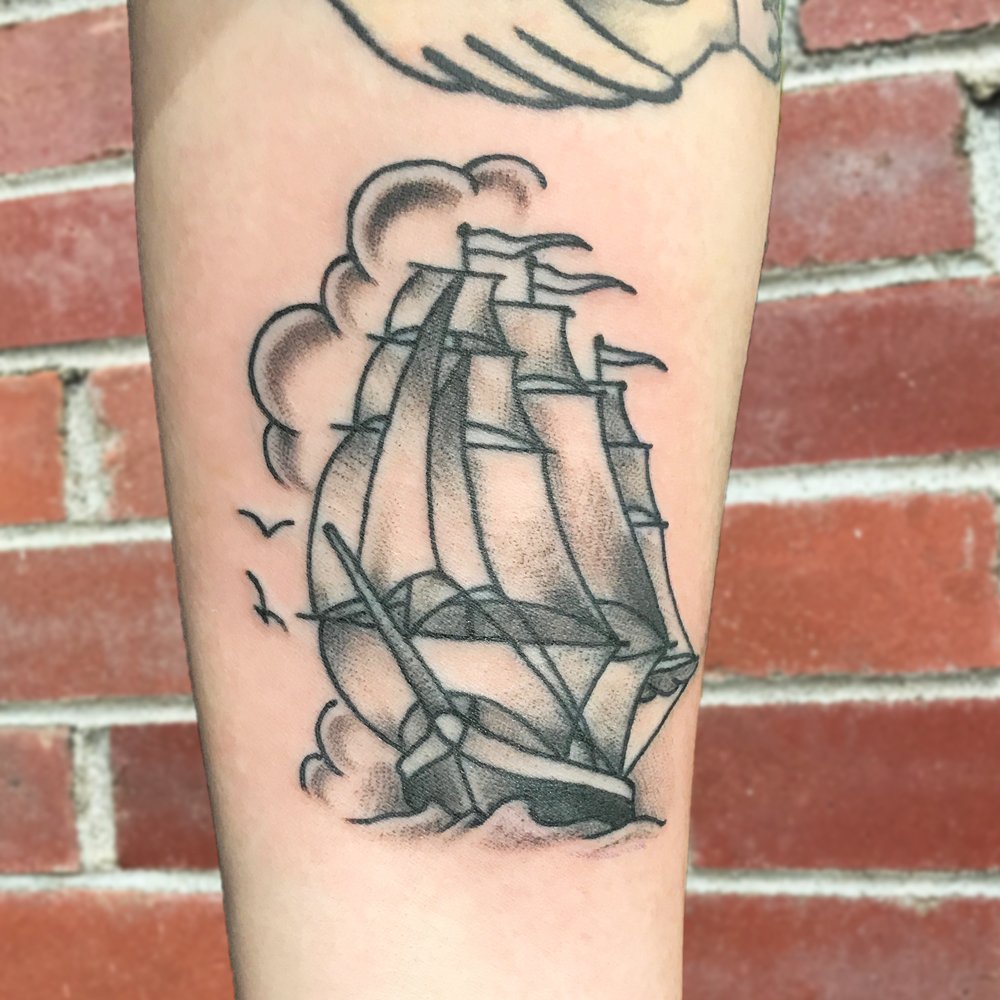 Twitter 上的 Ro Curran:"A walk-in traditional black and grey tall ship tattoo from a couple weeks ago. I have time for walk-ins every week, come snag some rad trad! #albertatattooartist #americanatattoos #americantraditional #