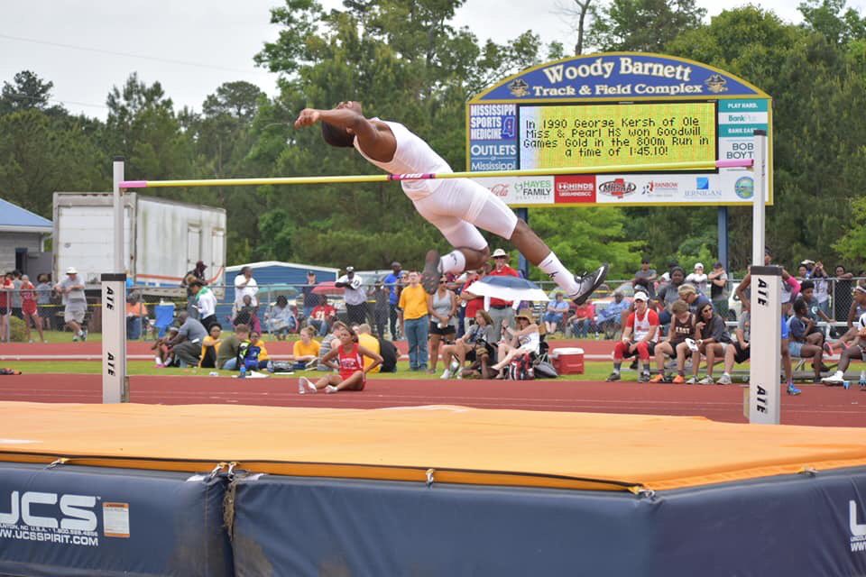 AmoryAnd's tweet photo. Trendon Gillon placing 2nd in the high jump at the State championships https://t.co/QsZLm1Rmvm