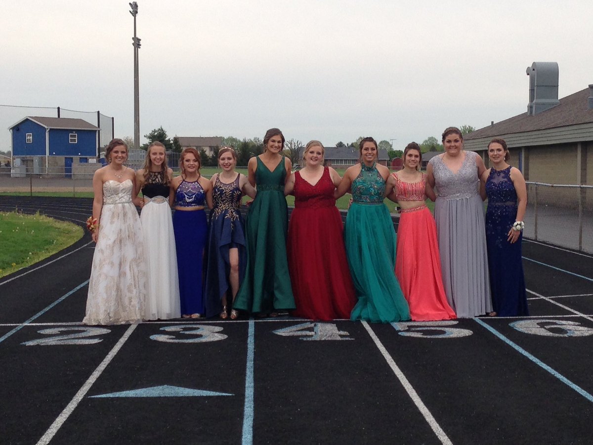 Pirate_Track's tweet photo. They're STRONG &amp; BEAUTIFUL @Pirate_Track Ladies 💪🏻💃🏼#Prom2018 ☠️#TrackFam https://t.co/sS7jLI2eh0