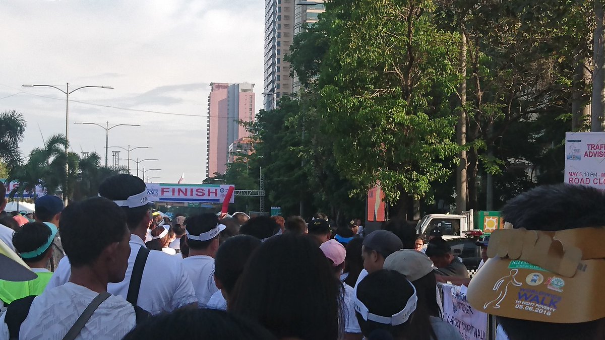 keixia14's tweet photo. #INCwalktofightpoverty
Paalala po sa mga taga batangas NORTH. Sa pangalawang tent po ihulog ang wristband natin para mabilang sa distrito natin.. https://t.co/Xze2kAOSSB