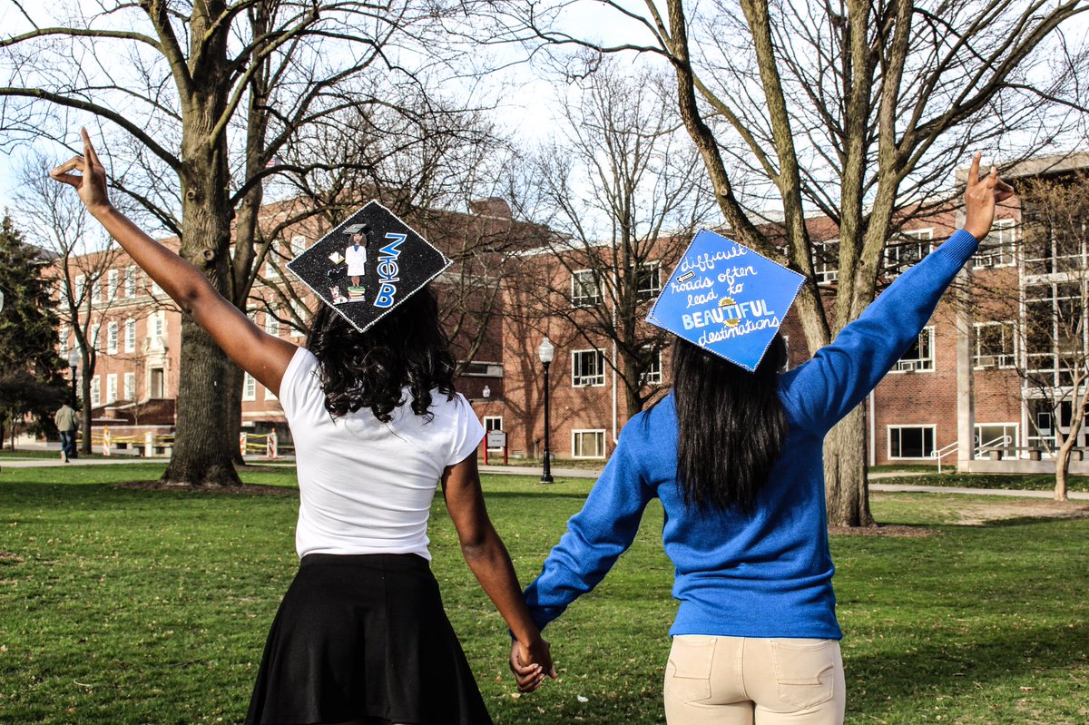 lovee_kellz's tweet photo. Sister, sister! So glad to finish undergrad with ya! #FINERtingz #realsisterZ #GradSZN @Lovee_Kenn 😘💙🕊 https://t.co/dzR2EQuI0w