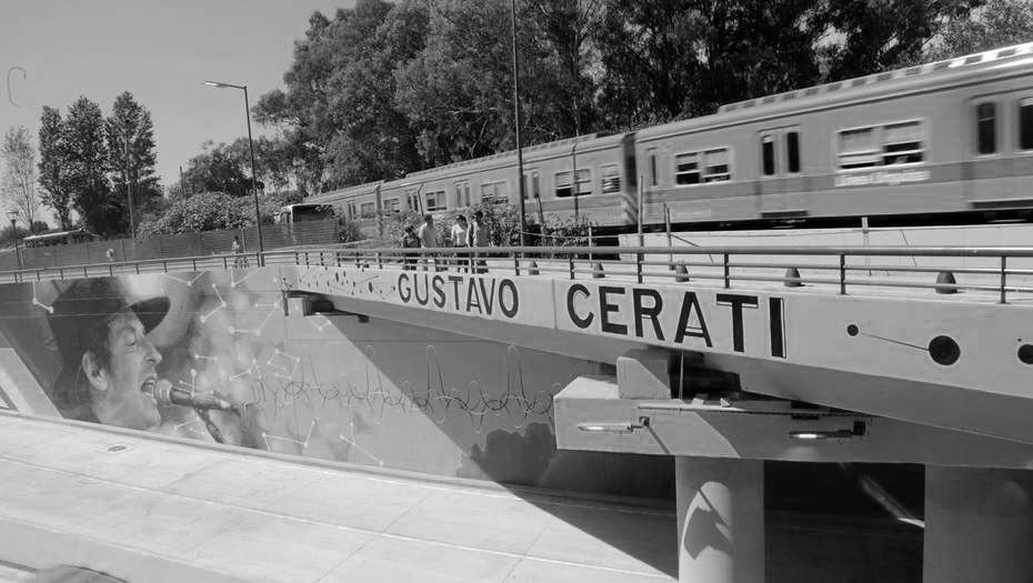 GuilleConY's tweet photo. Anduve caminando por calles al azar
Por calles vacías
Buenos aires, Buenos aires...
Humedad...!!! 🎸
#caelsol ☀️
#sodaeterno
#ceratieterno https://t.co/emaS6Lhg15
