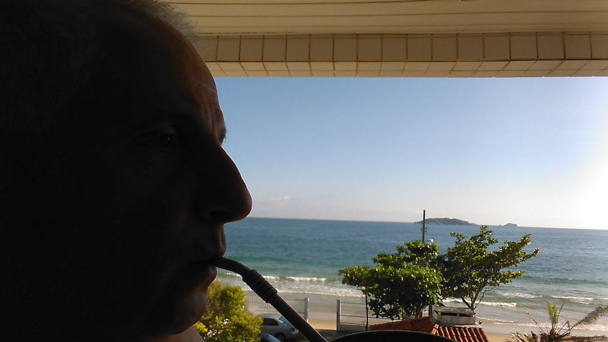 mauriphototeach's tweet image. #mateando #contraluz #praiadosingleses #brasil #sunlight #Amanecer