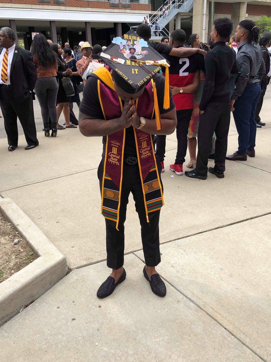 Monster___22's tweet photo. I’m thanking the lord that I did it College student athlete. 
Class of 2018 Bachelors Degree in Recreation ‼️
🙏🏾🎓💪🏾💯 https://t.co/wpijCsjmL9