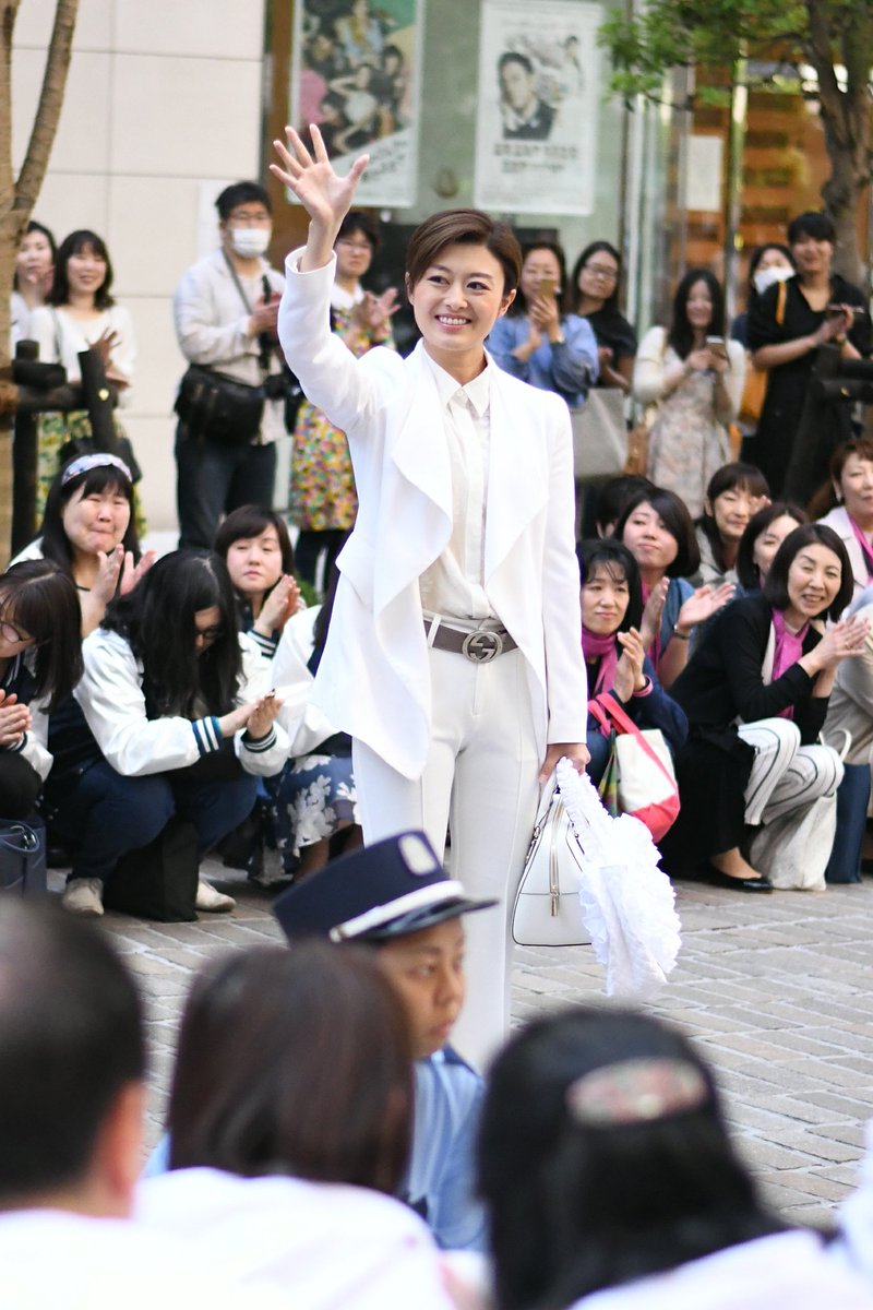 Veilchen 5 6 綾月せり さん 最後の87の期 おおとりとなったまゆみさんでした 月組 カンパニー Baddy 退団者 Veilchen 5 6 綾月せり さん 最後の87の期 おおとりとなったまゆみさんでした 月組 カンパニー Baddy 退団者