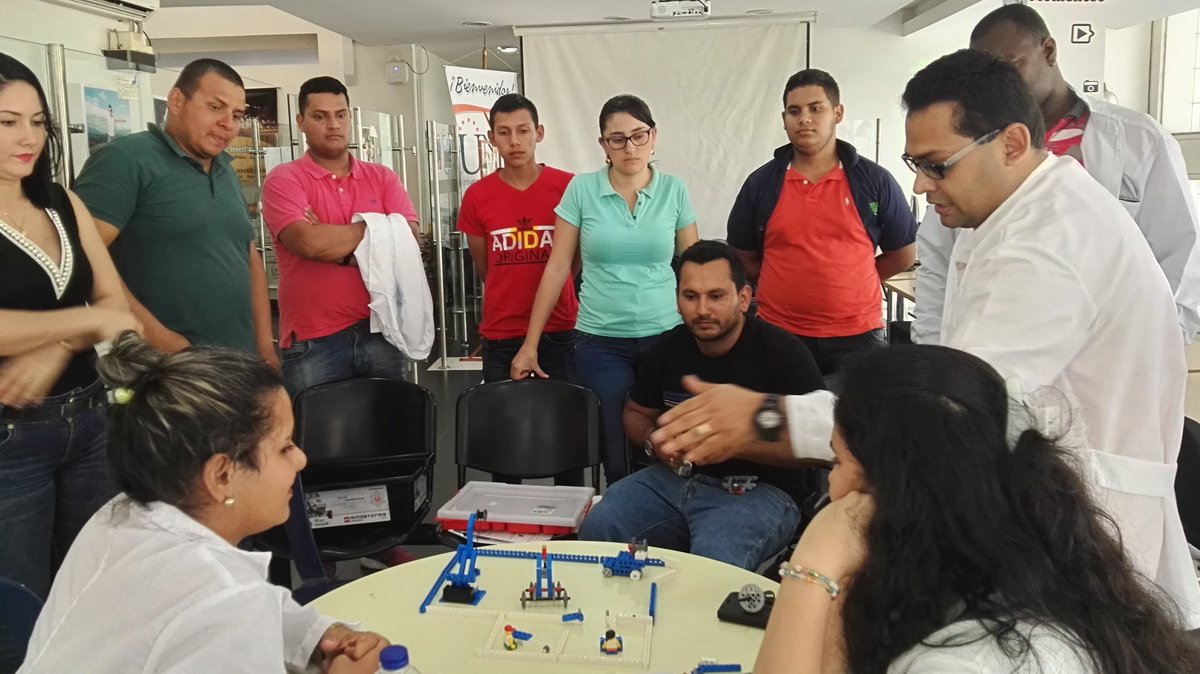 lorome22's tweet photo. En el CCAV Neiva, Laboratorio de Introducción a la Ingeniería #Amorpormitrabajo @UnadccavNeiva @ECBTI_Neiva @ClaudioCamiloG1 @cienciasunad @AMendezGonza https://t.co/qr3LxOmASV
