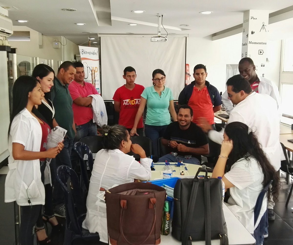 lorome22's tweet photo. En el CCAV Neiva, Laboratorio de Introducción a la Ingeniería #Amorpormitrabajo @UnadccavNeiva @ECBTI_Neiva @ClaudioCamiloG1 @cienciasunad @AMendezGonza https://t.co/qr3LxOmASV