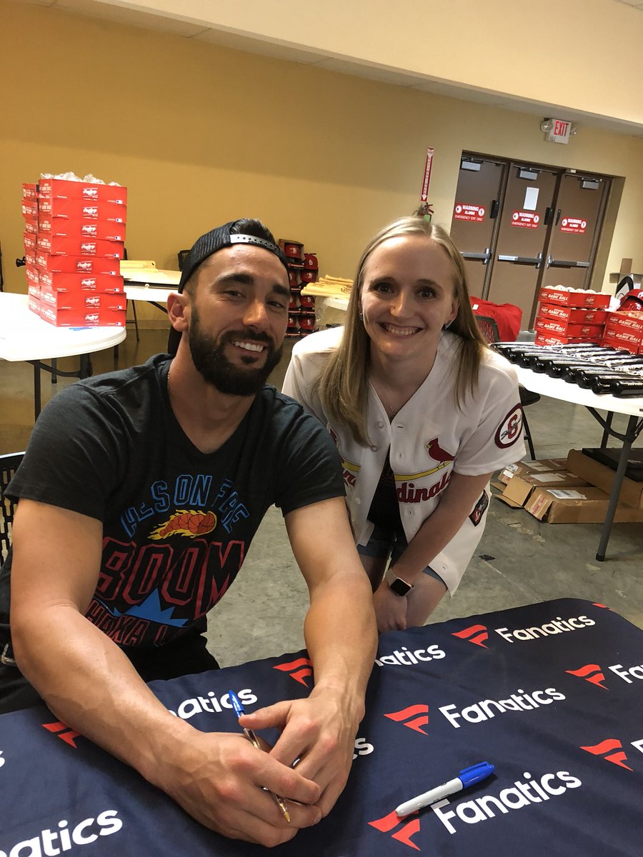 MooreAmy15's tweet photo. I just met Matt Carpenter!! He’s my fave!! ❤️⚾️ https://t.co/uwqgYM3KSa