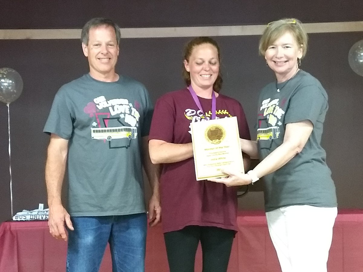 drjcantrell's tweet photo. Superintendent Dr. Jan Harris recognized Mrs. India White as Monitor of the year for Transportation Department @JanIHarris @DiscoverDade https://t.co/kpWxwbhGcT