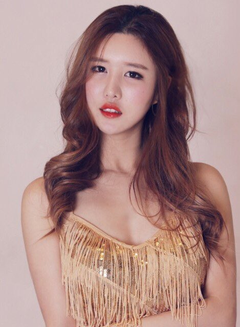 ATiny_WayZenNi_'s tweet photo. HAPPY BIRTHDAY PUREUM🎂🎈 May 6, 1994 #Pureum #KimPureum #baba #Loha #Byeolbit #Sarang #Seungha #Some #kpop #idol #pretty #bias #leader #singer #happyPureumday https://t.co/UerqWPvXE2
