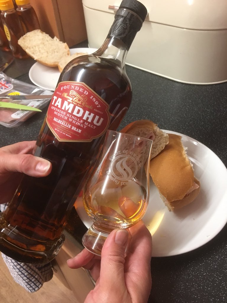 Graham__Coull's tweet photo. Thank you @CoullFay for this dram! Relaxing in the early hours after another great Glen Moray #BBQ. Couldn’t do it without the ‘Team Glen Moray’ Enjoying a cheese and ham softie #NoCookingRequired https://t.co/q1xc0J5all
