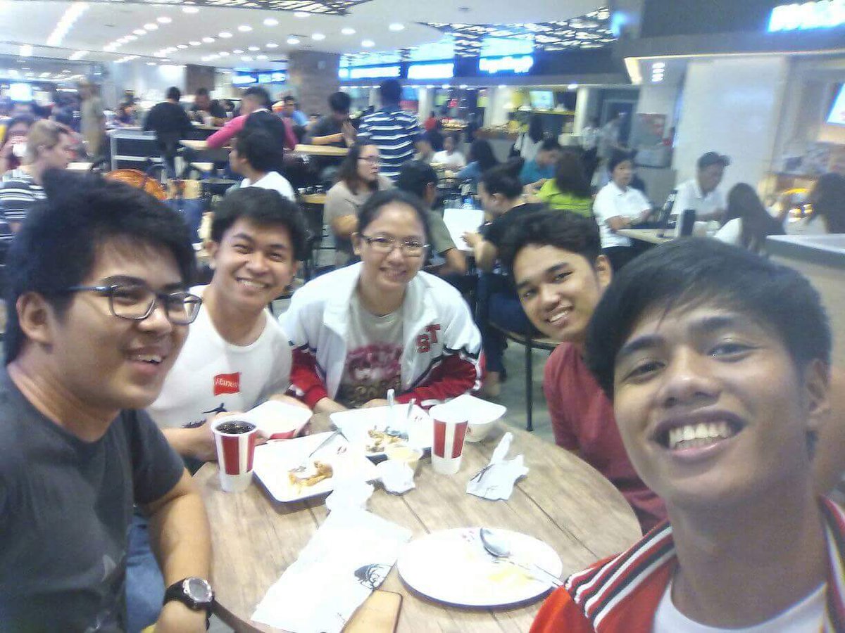 UPLBCV's tweet photo. UPLb Chess Varsity members participated in the 1950 and below En Passant Rapid Non-masters Chess Tournament held at Robinsons Galleria.

Enjoy playing more chess games, Varsity! :) https://t.co/X4T1enFmdW