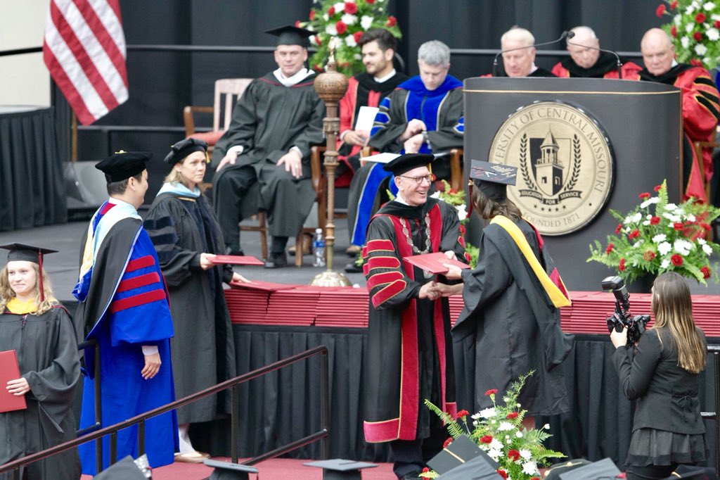 DrChuckAmbrose's tweet photo. 20 years as a college president, over 25,000 degrees conferred, no way to tell how many handshakes, but, the faces of our graduates and their families, priceless... Congrats to the #Class2018!  You made the most of your @UCentralMO experience. https://t.co/wyvSDBH0Lm