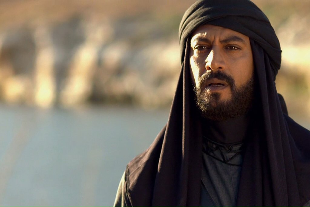 .
.
.
.
.
.
.
.
.
.
مو بس انا ويّاك نبكي من الشوق
حتى "الغيوم" اليا تلاقت  تباكت🍂💔