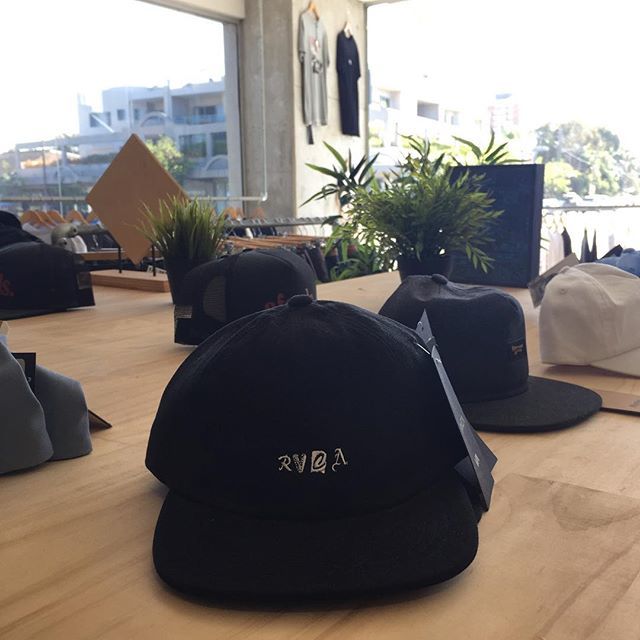 _union_store's tweet photo. Cracking day in Cronulla. We’re here till 2 today. Everything in store is 20% off! Get on it... #unionstore #cronulla #sale https://t.co/y3KsgA43XP