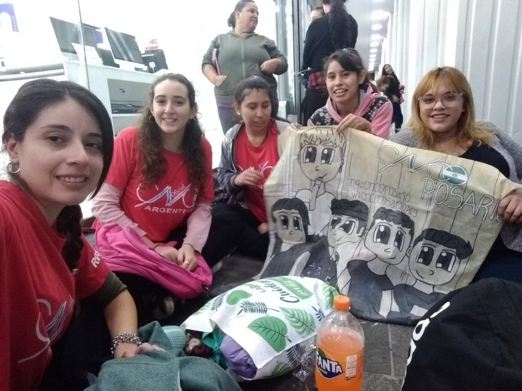 CNCOmusic's tweet photo. Argentina!!! 🇦🇷 Nos vemos en pocos días! Nos llegaron estas fotos, nosotros también los esperamos con ansias! @musimundo #CNCOAlbum https://t.co/vzshuquHTR