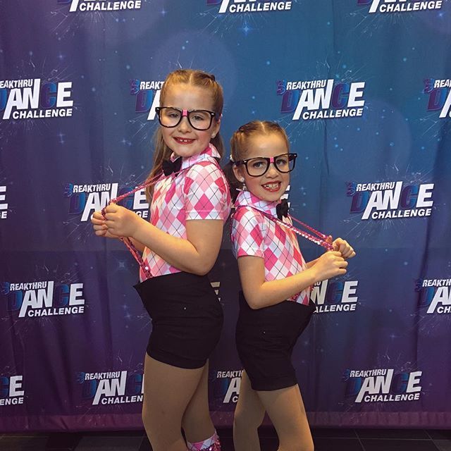 breakthrudance's tweet image. who said nerds aren’t cute? 😋🤓#breakthrudancechallenge #breakthru2018 #bdc2018 #dance #dancecompetition #compszn
