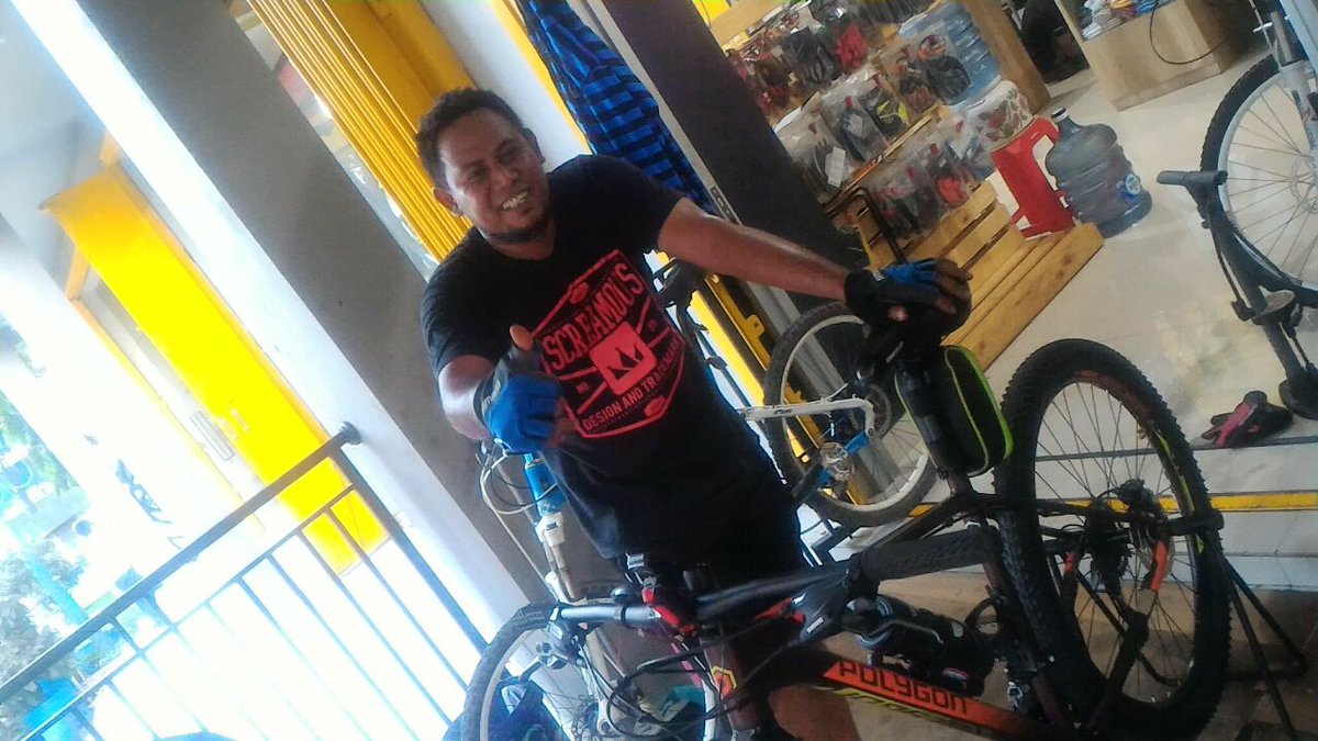 DadiSup03666422's tweet photo. Serpis sepeda dulu persiapan ke panajang tgl 13 https://t.co/SxM66s8xeL