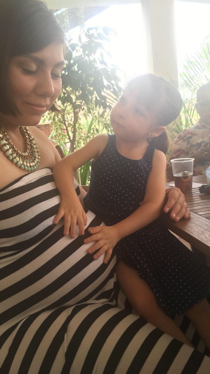 MABYLOYA's tweet photo. Cuando te enamoras de alguien con el hecho de saber que existe #YaCasiSoyTia #HijoDelCorazon #PrimoEnCami no @kchloyis https://t.co/QXdE96Txv6