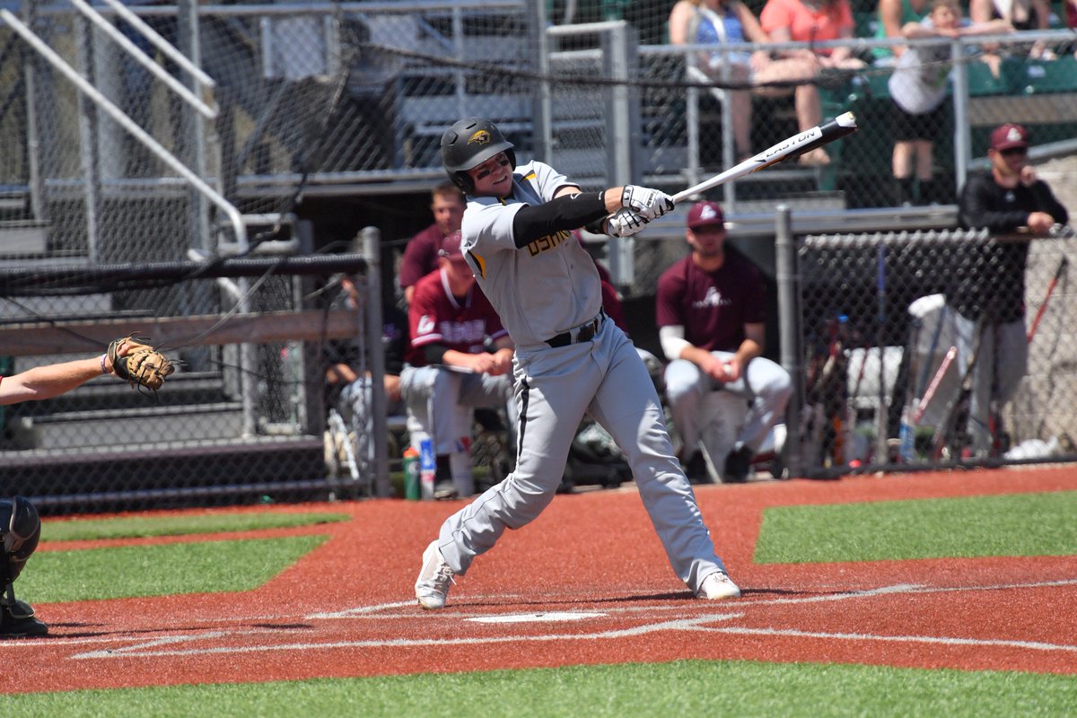 UWOshkoshTitans's tweet photo. Congratulations to @UWOBaseball's Andy Brahier on becoming the 11th Titan to reach 200 career hits. Brahier recorded his milestone hit with a seventh-inning, run-scoring single during the Titans' 9-4 win over UW-La Crosse today. Brahier now has 203 career hits. https://t.co/PNXrCsJsIz