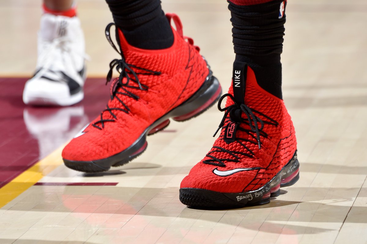 NBA's tweet photo. LeBron James' Game 3 #NBAKicks!

#WhateverItTakes 
#NBAPlayoffs https://t.co/Gky3WSmdlY
